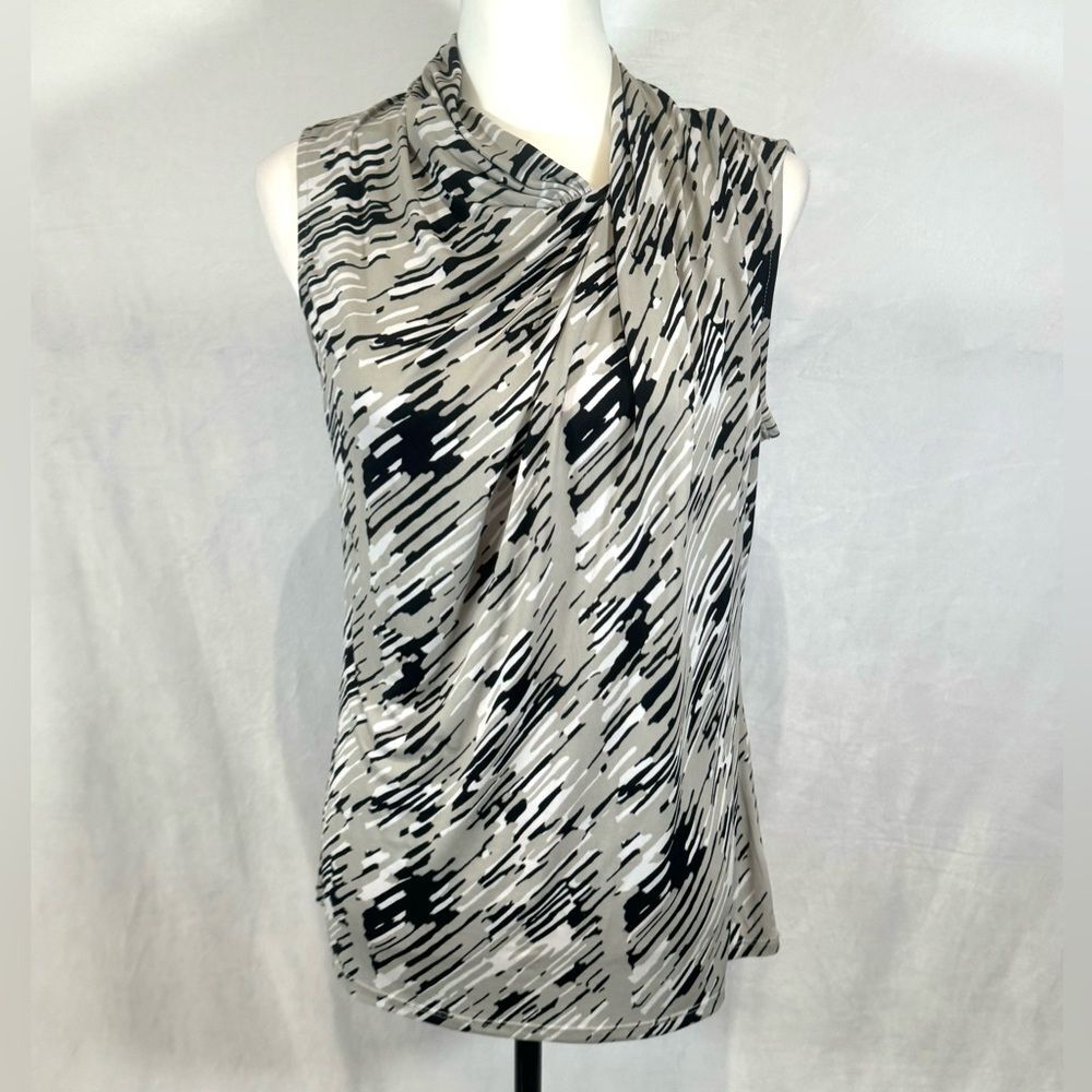 New York & Company gray black and white abstract print pleated top size small